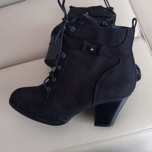 JustFab Black Lace-Up Suede Ankle Boots Sz 8.5